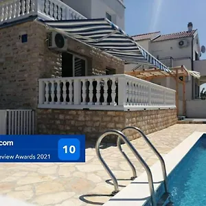 https://kua-za-odmor-postonjski.hotelinzadar.com